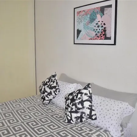 Lägenhet Pretty With Swimming Pool