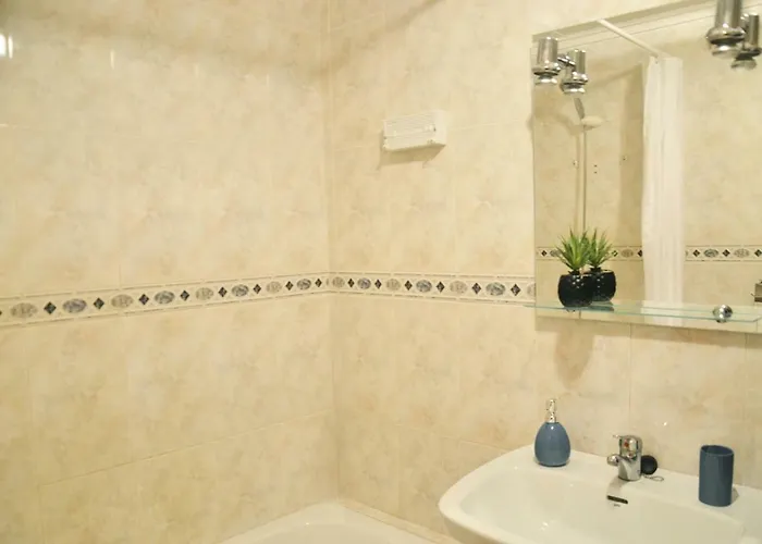 Pretty With Swimming Pool *